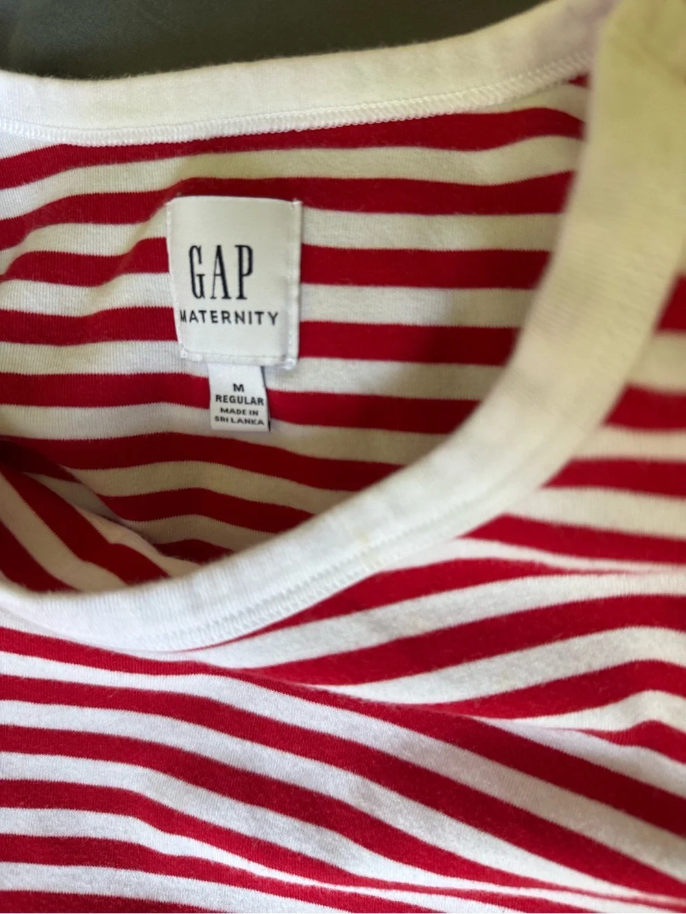 Gap maternity shirts size medium lot of 2